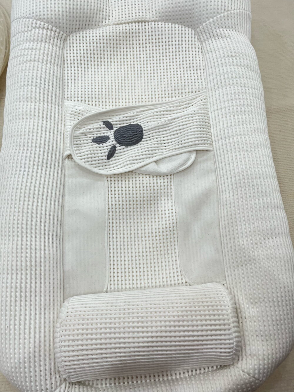 Gối chống trào ngược Chilux gấu trắng (kèm phụ kiện) - Ảnh 4