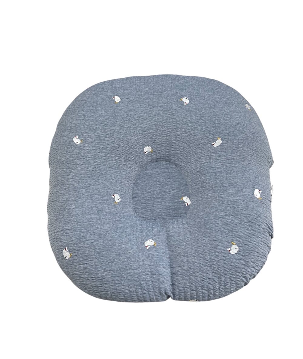 Gối chống trào ngược Rototo bebe vải Ripple (hình cá voi) - Ảnh 1