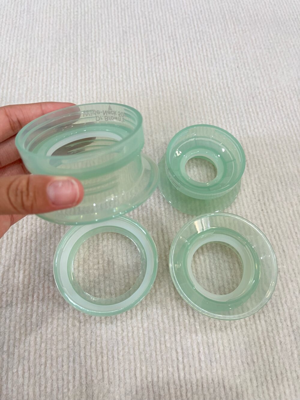 Máy hâm sữa cầm tay Momcozy kèm cổ nối (full box) - Ảnh 4