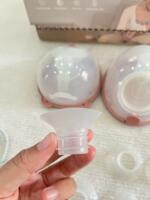 Máy hút sữa Momcozy v1 pro cup hồng - BH 15/9/2026 (fullbox) - Ảnh 4