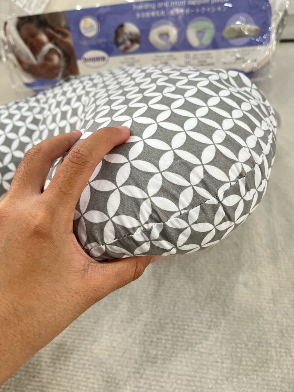 Gối cho bé bú Boppy Pillow (full box) - Ảnh 5