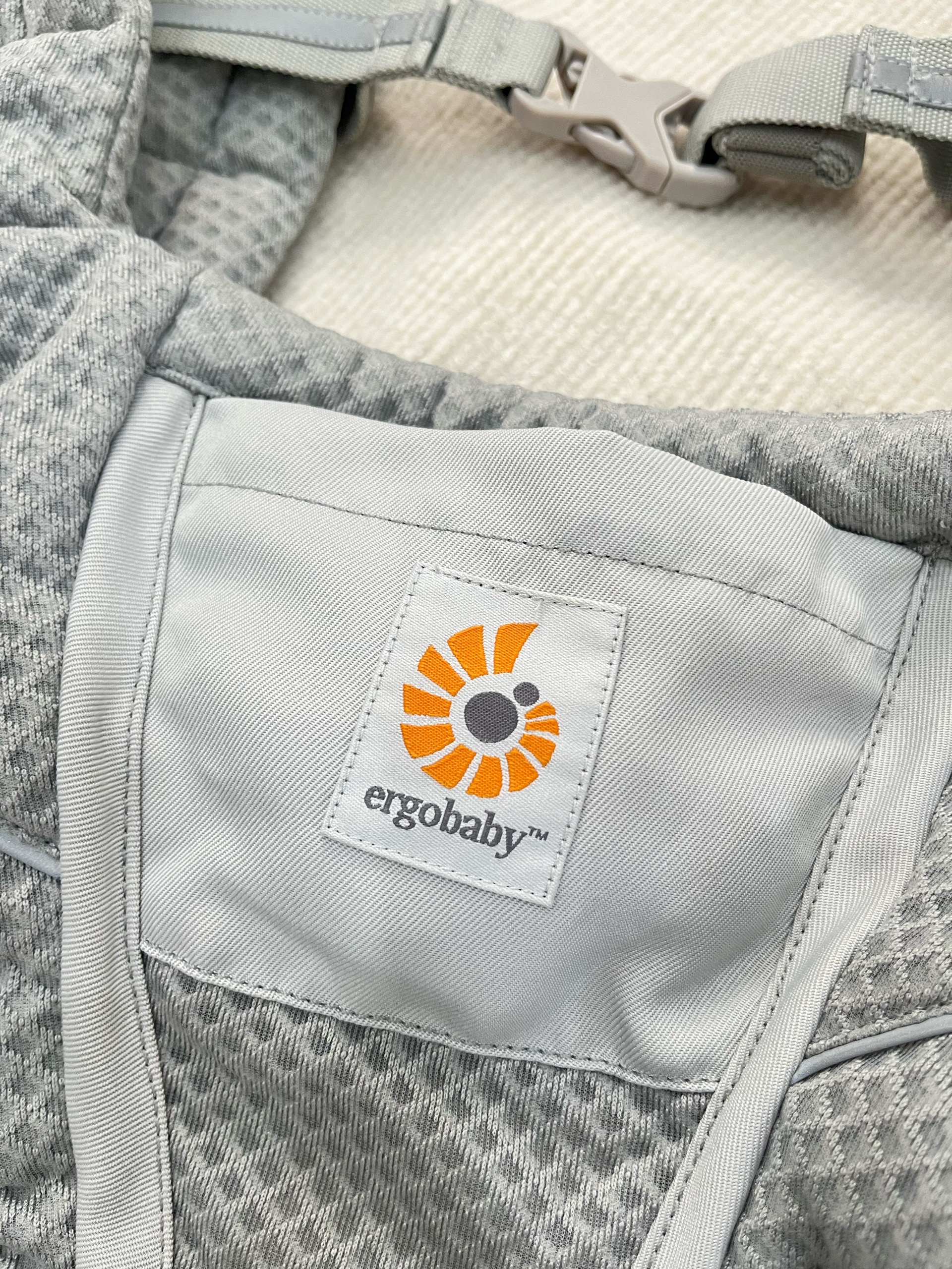 Địu Ergobaby Alta Hip Seat, Pearl Grey (5.5-20kg, từ 4m+, full box) - Ảnh 7