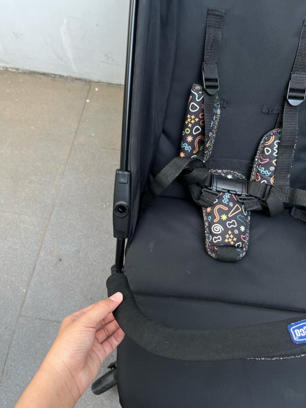 Xe đẩy gấp gọn Chicco Glee Playful Black (sơ sinh-22kg) - Ảnh 9