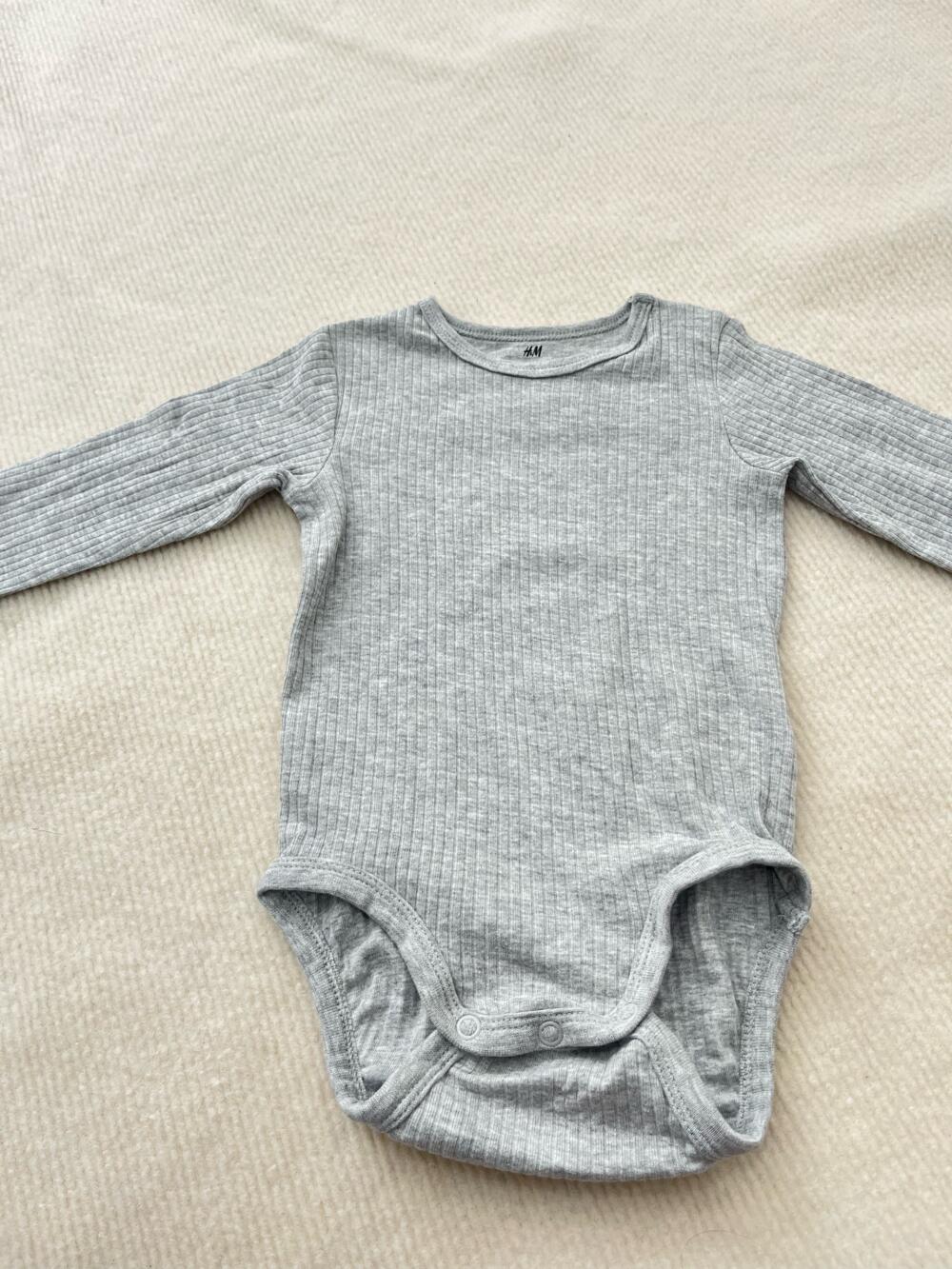 Set 3 bodysuit tay dài H&M thun gân nổi (size: 9/12m) - Ảnh 7