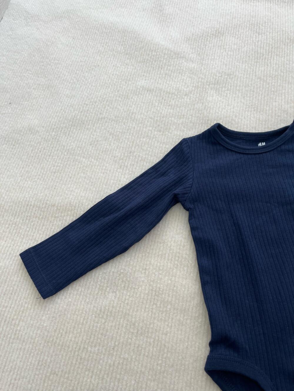 Set 3 bodysuit tay dài H&M thun gân nổi (size: 9/12m) - Ảnh 3