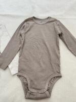 Set 3 bộ bodysuit H&M gân tone neutral (size: 12/18m) tặng kèm quần short Kaki Uniqlo - Ảnh 11