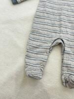 Sleepsuit Calvin Klein hoạ tiết sọc ngang (Size: 3/6m) - Ảnh 6