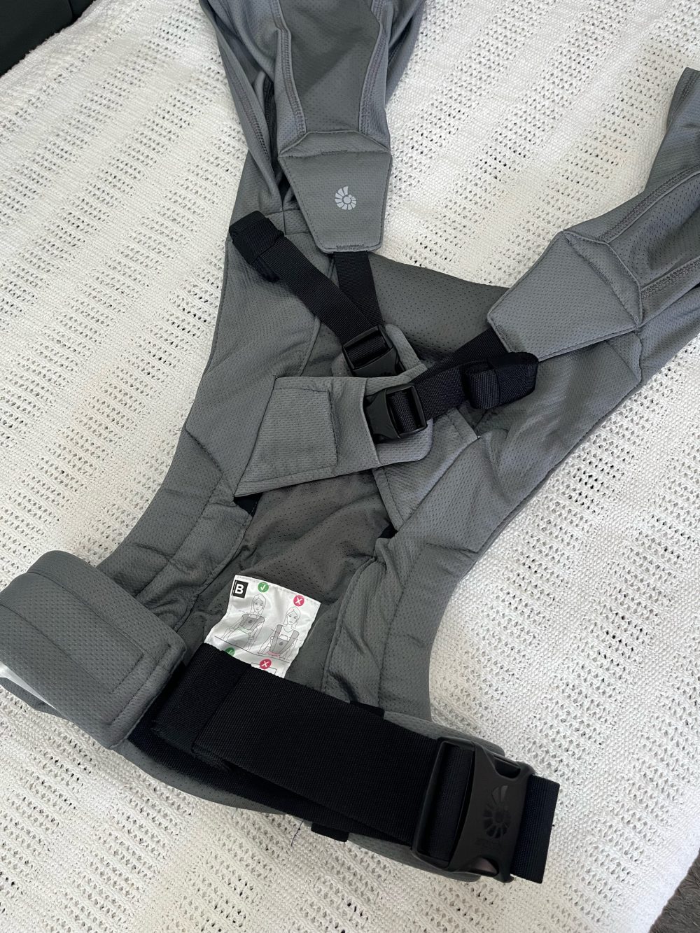 Địu Ergobaby Embrace & Soft Air Mesh vải sợi lưới thoáng khí, màu xám (sơ sinh -> 11,3kg) - Ảnh 6