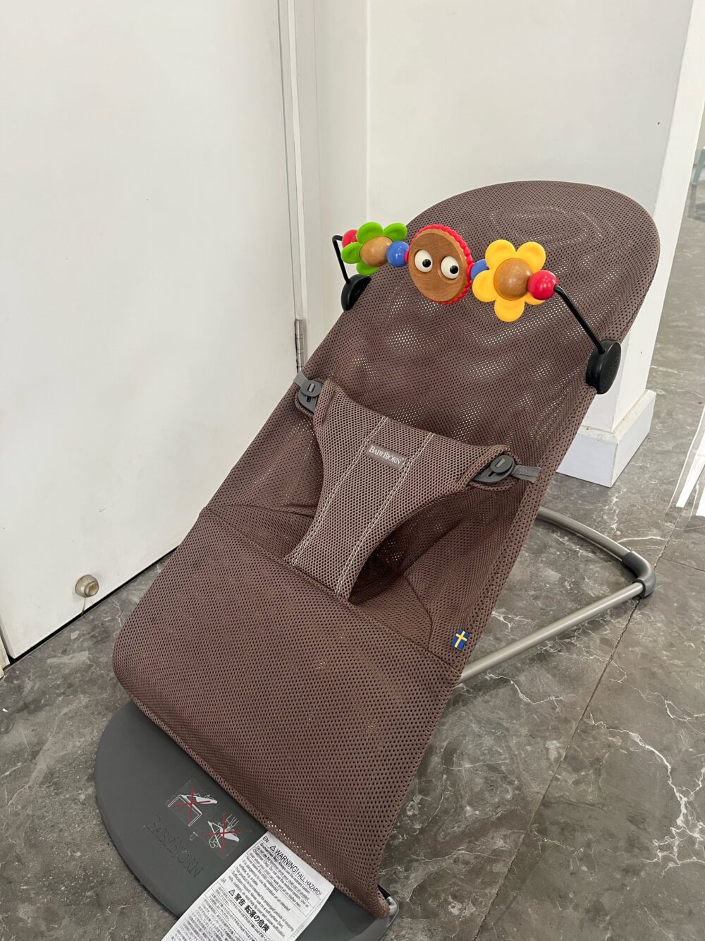 Ghế rung BabyBjorn vải mesh màu brown (kèm thanh đồ chơi, còn túi vải đựng bảo quản) - Ảnh 9