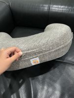 Gối cho bé bú Ergobaby pillow màu Grey (no box) - Ảnh 9