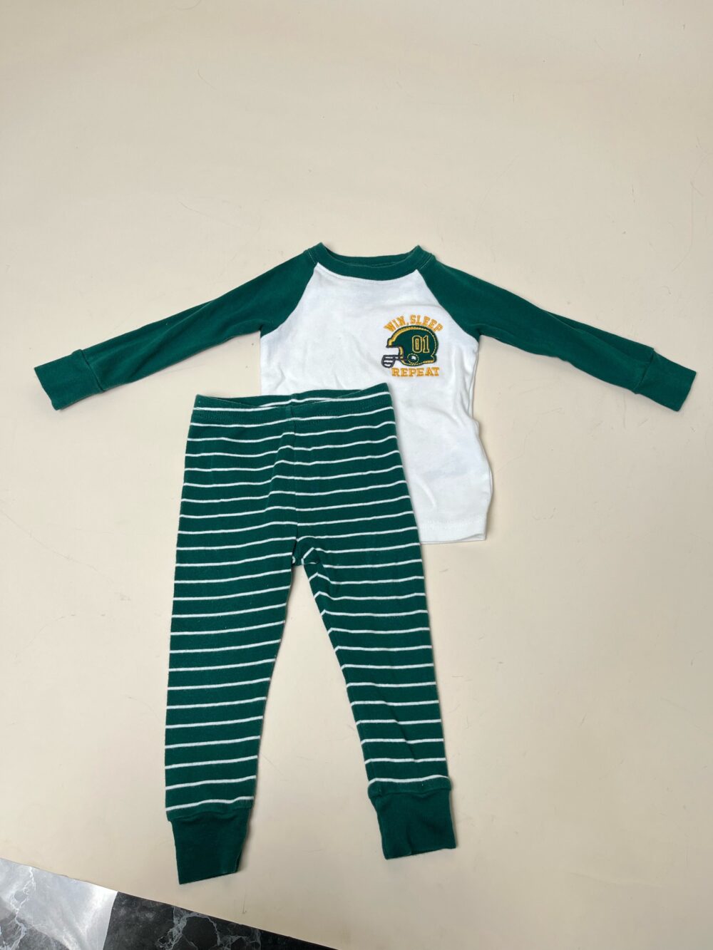 Set 3 bộ quần áo và bodysuit mix brand Carter’s, Uni Qlo (size: 12m) - Ảnh 2