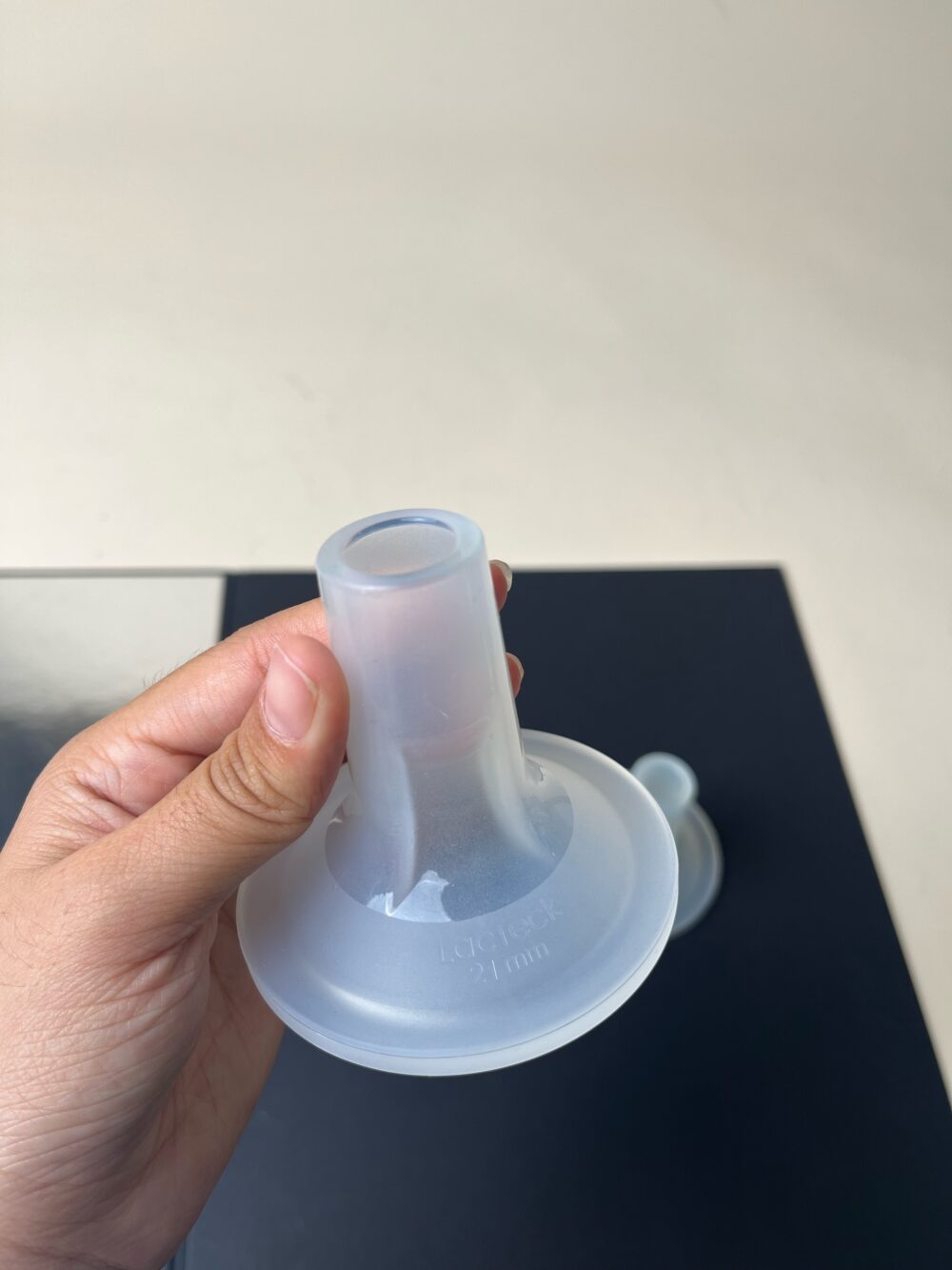 Set 2 phễu hút sữa silicone Lacteck màu trắng (Size:18mm) - Ảnh 2