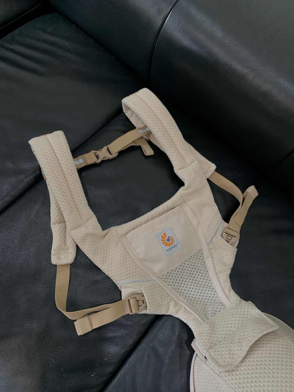 Địu Ergobaby Alta Hipseat màu be, tặng kèm yếm địu (cho bé 4m/5.5kg -> 20kg) - Ảnh 6