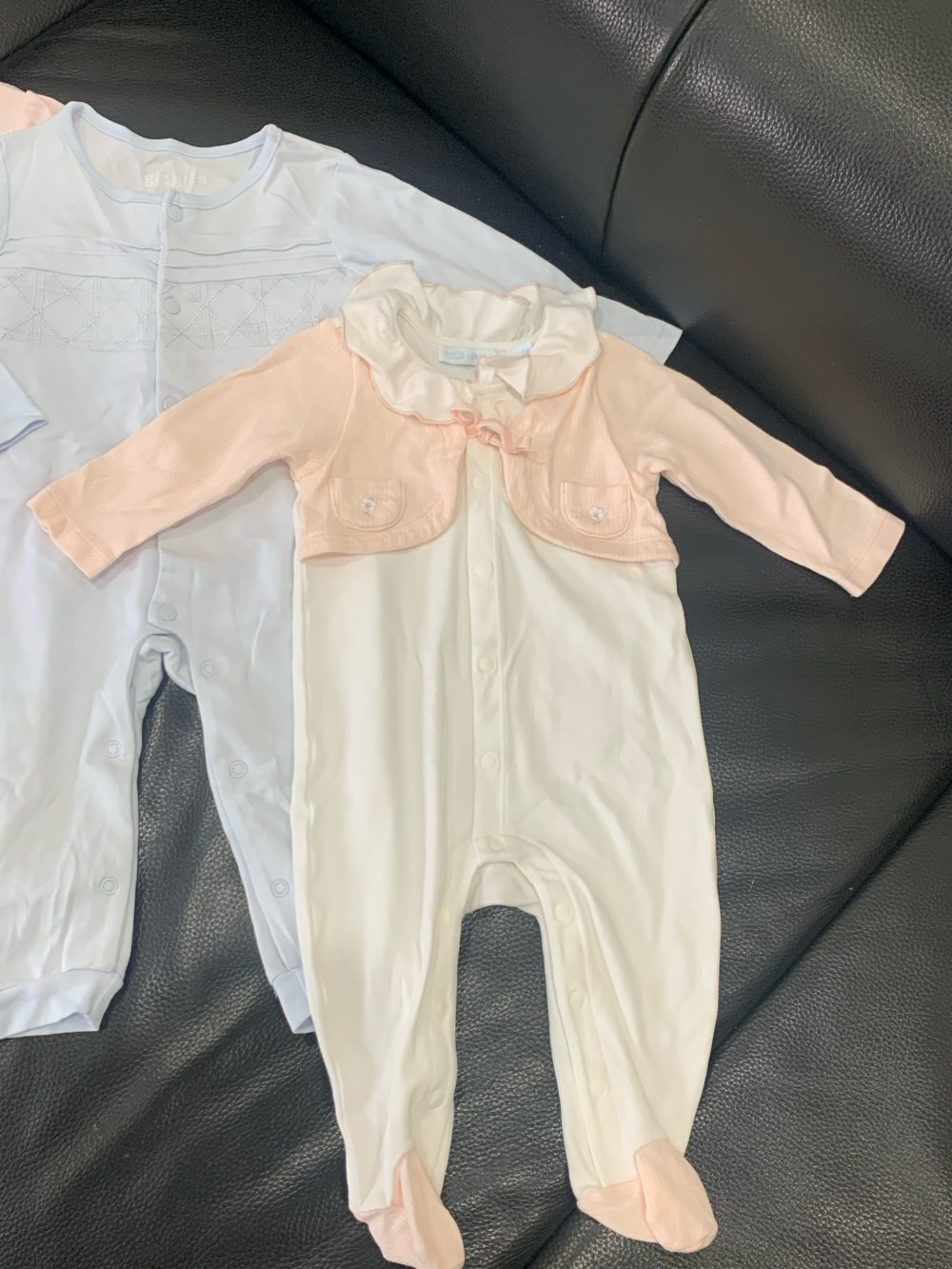 Set 3 bộ sleepsuit mix brand Giggles và Nous màu hồng, trắng, xanh ( size: 3/6m) - Ảnh 3