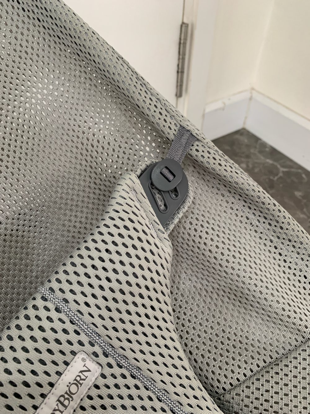 Ghế rung BabyBjorn vải mesh màu xám & thanh đồ chơi (no box) - Ảnh 6