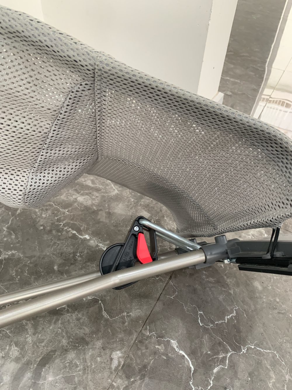 Ghế rung BabyBjorn vải mesh màu xám & thanh đồ chơi (no box) - Ảnh 11