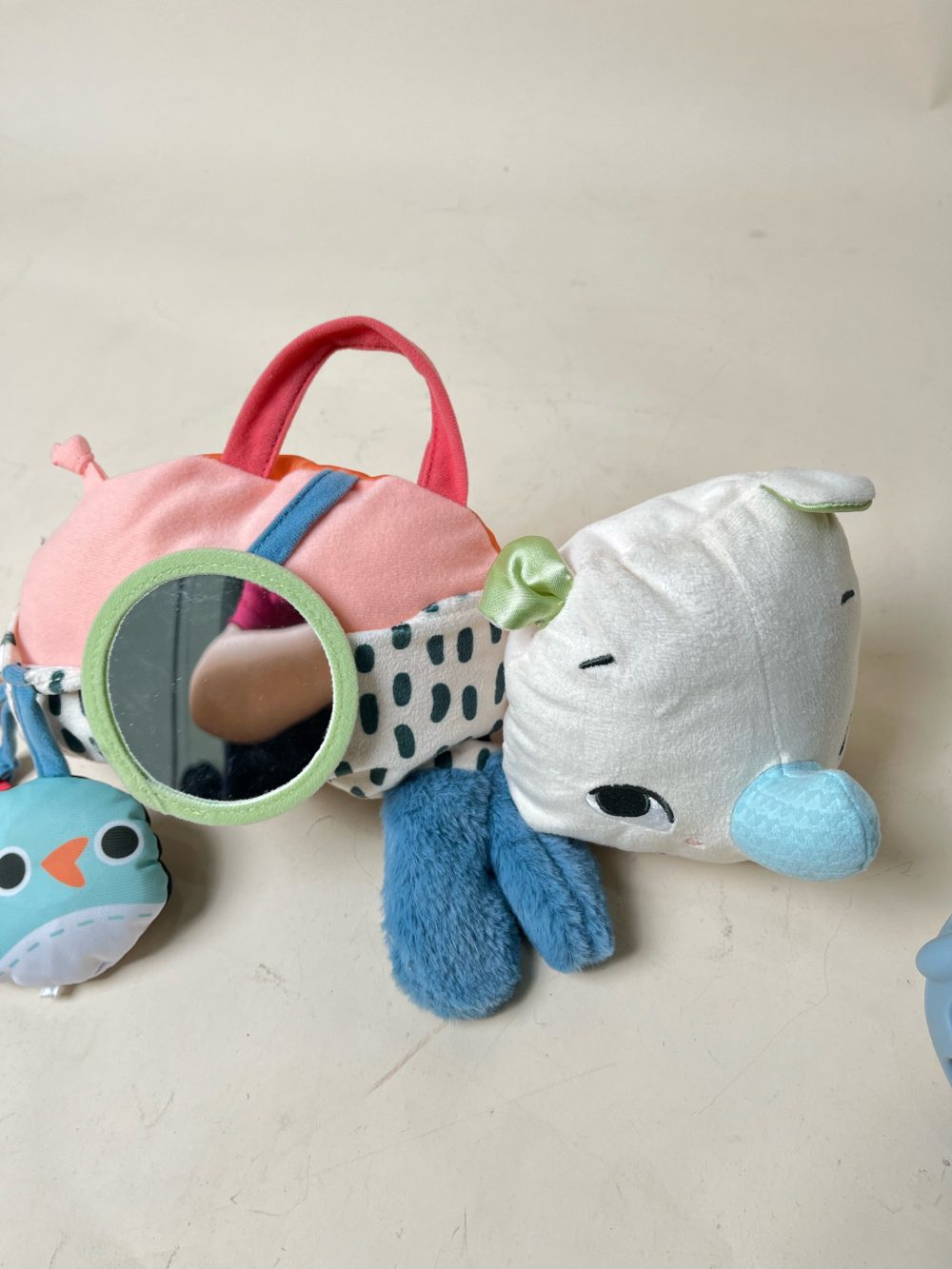 Đồ chơi gối ôm tê giác Fisher Price & lục lạc hình gấu xúc xắc Jumisie - Ảnh 5