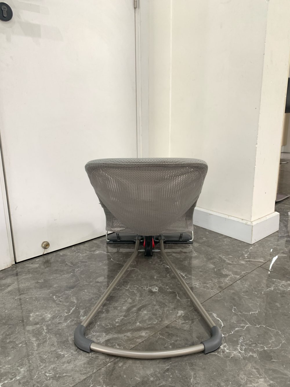 Ghế rung BabyBjorn vải mesh màu xám & thanh đồ chơi (no box) - Ảnh 9