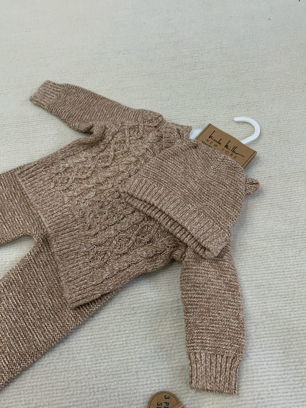 Set bộ đồ len dài tay kèm mũ Nicole Miller màu cocoa (size:6/9M) - Ảnh 4