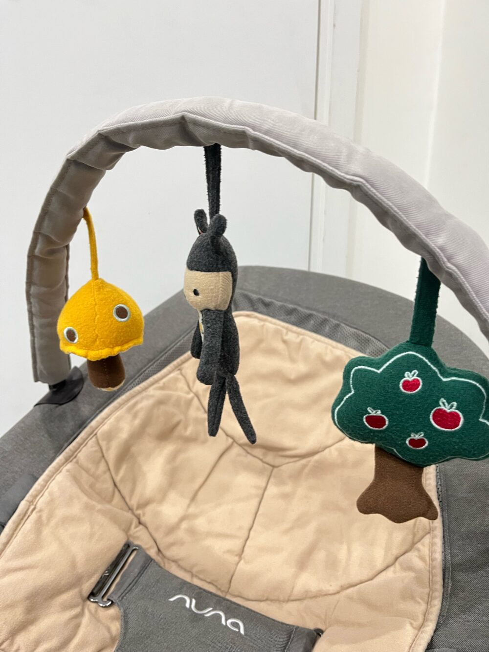 Nôi Nuna Leaf Curv kèm thanh đồ chơi (sơ sinh – 60kg) - Ảnh 3