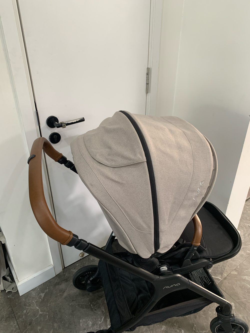 Xe đẩy Nuna Triv màu be khung đen - Ảnh 4