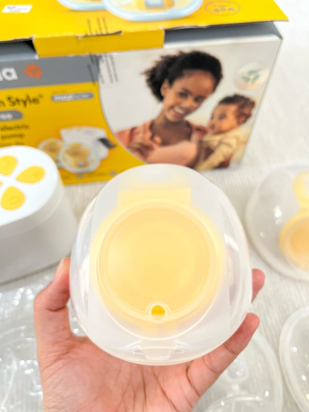 Máy hút sữa rảnh tay Medela Pump in Style MaxFlow Hands-free ( full box) - Ảnh 17