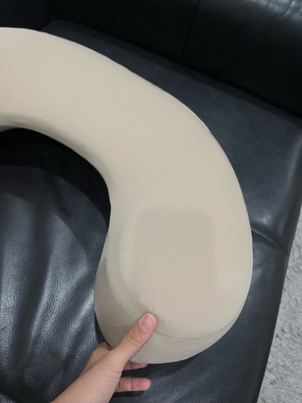 Gối cho bé bú Ergobaby pillow màu Grey (no box) - Ảnh 8