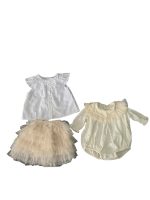 Set 2 bộ bodysuit và váy xoè tầng mix brand màu kem/trắng( size: 3/6m)