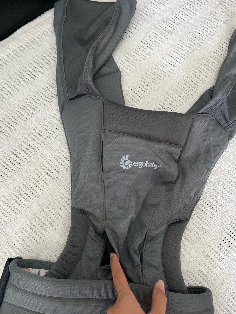 Địu Ergobaby Embrace & Soft Air Mesh vải sợi lưới thoáng khí, màu xám (sơ sinh -> 11,3kg) - Ảnh 13