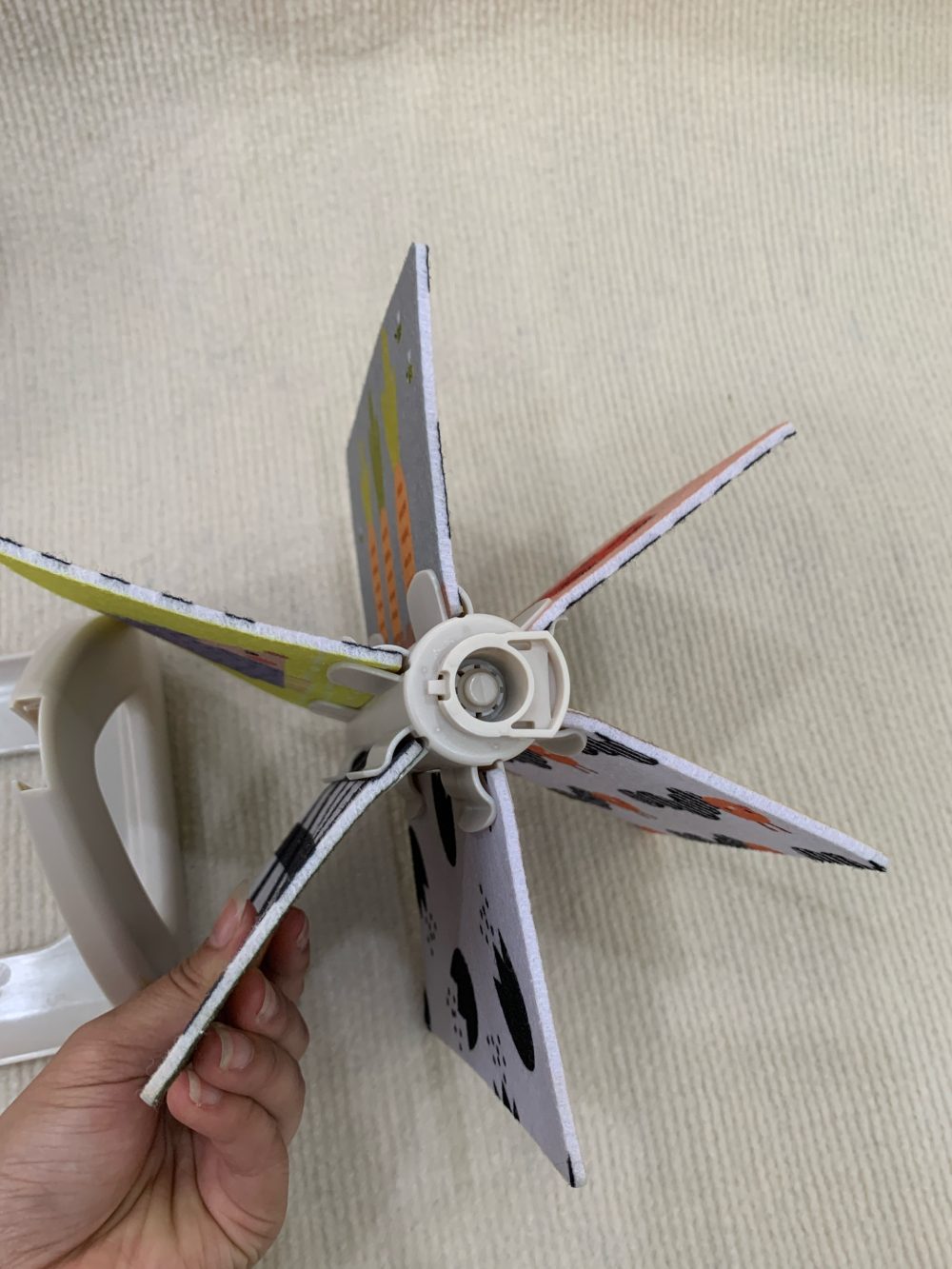 Sách vải xoay hỗ trợ tập lẫy Taftoys - Ảnh 5