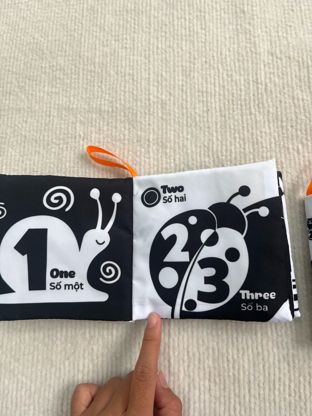 Set 2 cuốn sách âm thanh Robert Frederick cho bé cùng hát ( 2m+) tặng kèm sách vải ( 0m+) - Ảnh 10