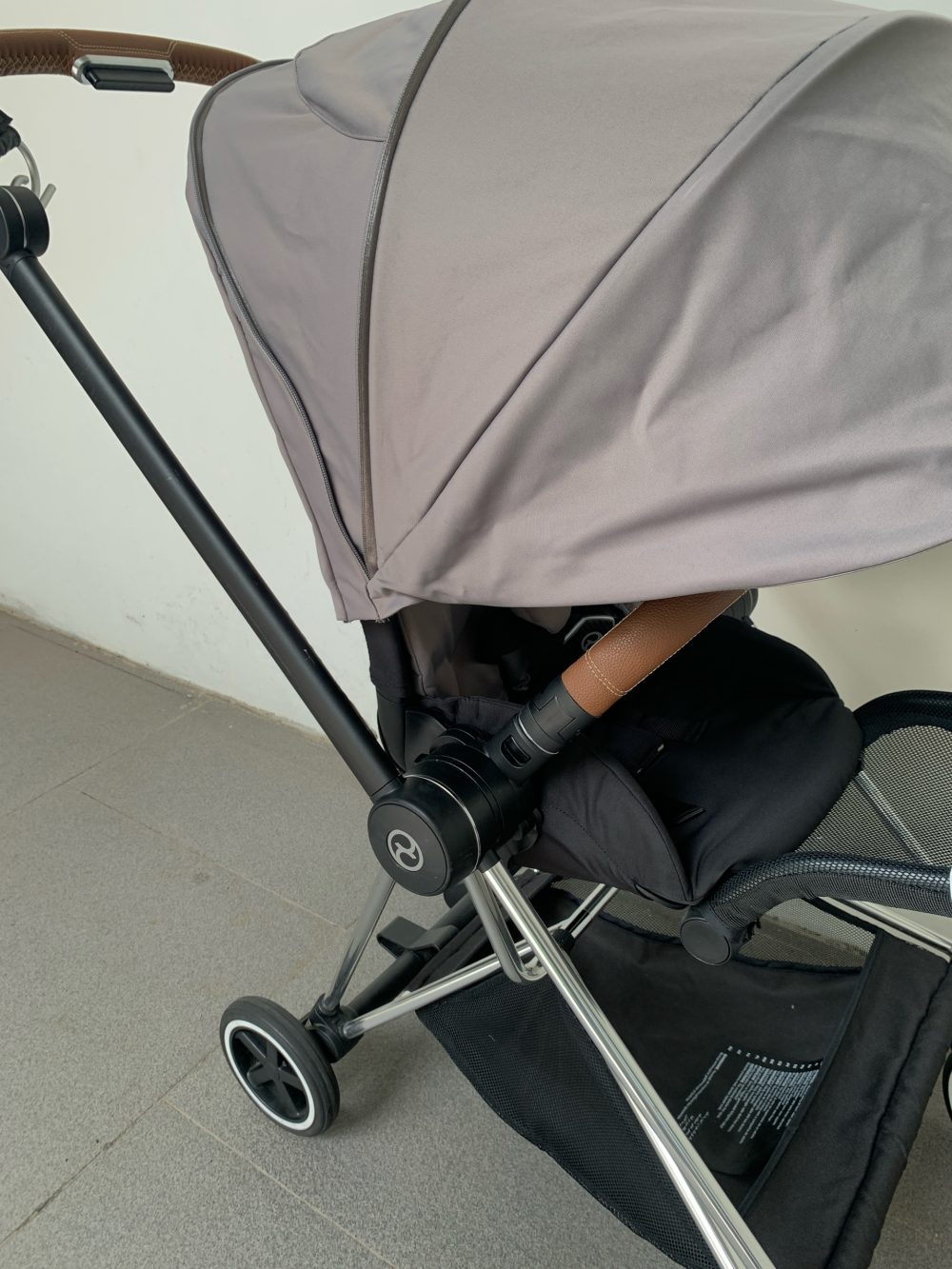 Xe đẩy Cybex mios 2 màu xám khung bạc - Ảnh 4