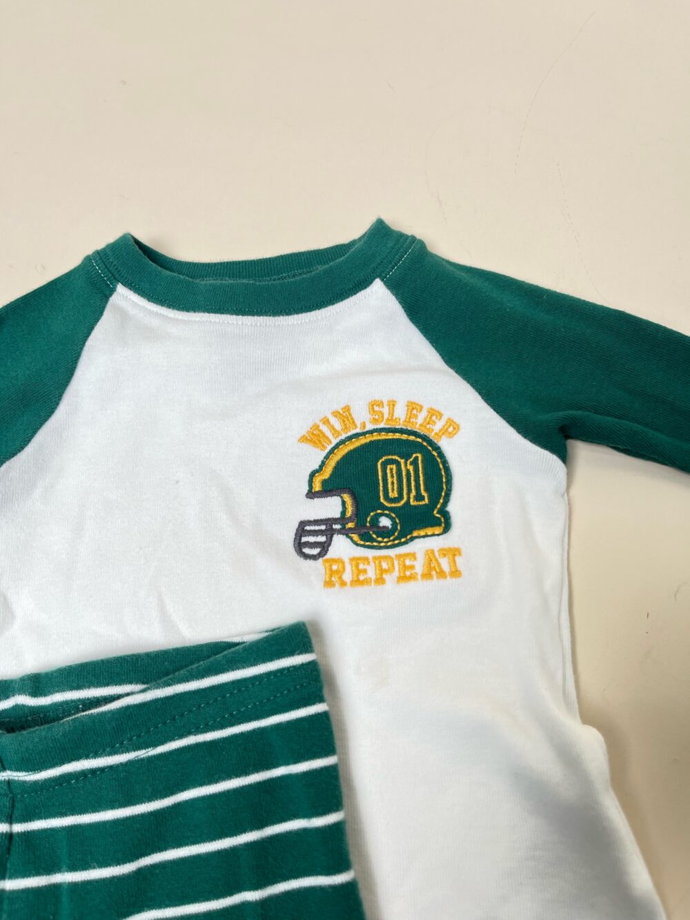 Set 3 bộ quần áo và bodysuit mix brand Carter’s, Uni Qlo (size: 12m) - Ảnh 9