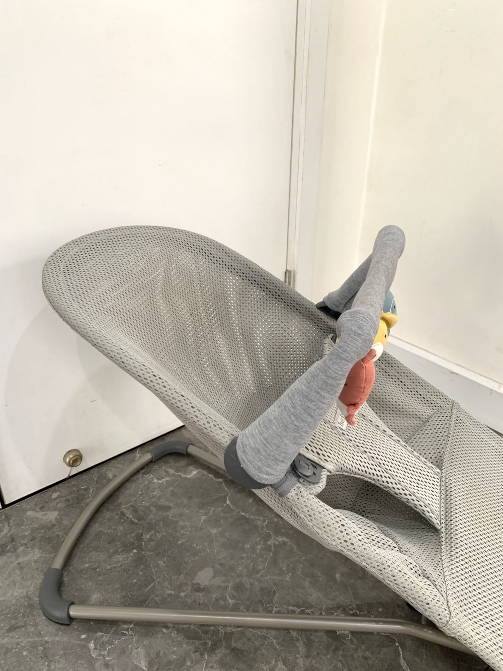 Ghế rung BabyBjorn vải mesh màu xám & thanh đồ chơi (no box) - Ảnh 10