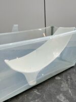Bồn tắm gấp gọn kèm ghế tựa lưng cho bé có đế chống trượt, Stokke viền màu xanh lá ( full box) - Ảnh 7