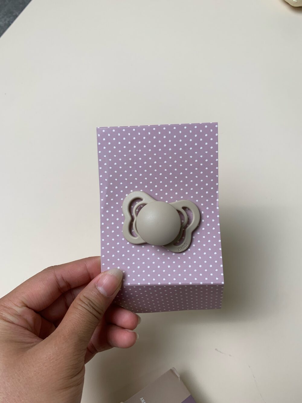 Ti giả silicone Bibs couture hình cánh bướm màu be size 1 (0-6m) (kèm hộp đựng) - Ảnh 6