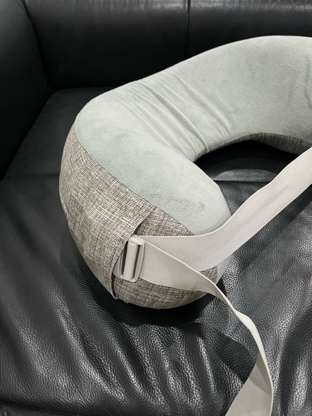 Gối cho bé bú Ergobaby pillow màu Grey (no box) - Ảnh 6
