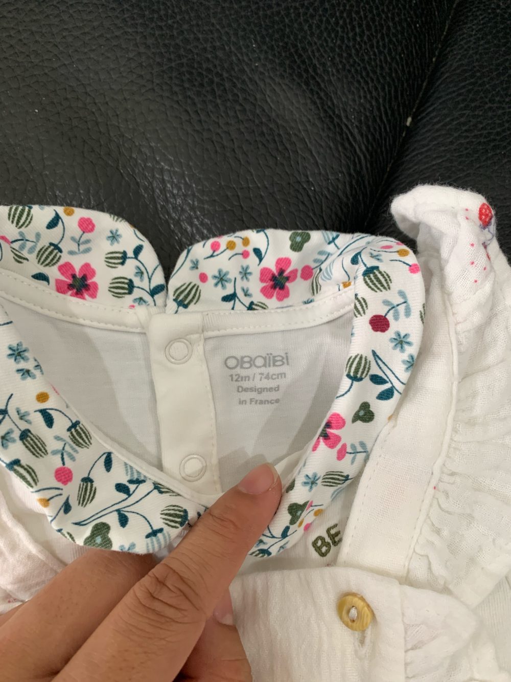 Set 2 bộ yếm kèm bodysuit mix brand H&M, Morthercare, Obaibi hoạ tiết hoa trắng, hồng (size:6/9M) - Ảnh 6