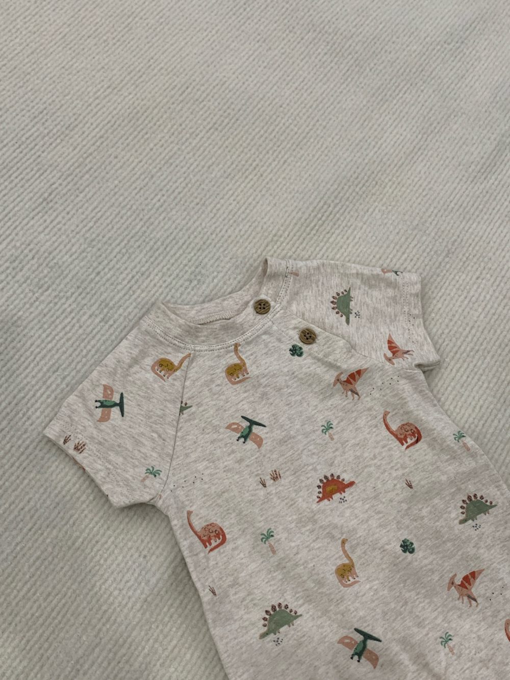 Set 3 bộ suit đùi hoạ tiết khủng long Next baby (size:0/3M) - Ảnh 9