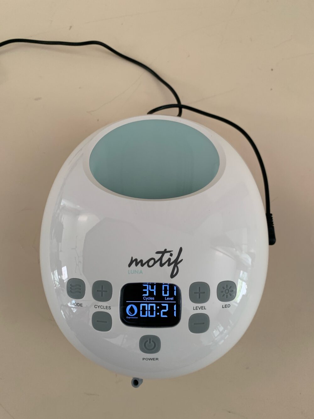 Máy hút sữa Motif Luna kèm phụ kiện thay thế (van mỏ vịt, van chặn sữa, bộ cổ nối spectra) - Ảnh 14