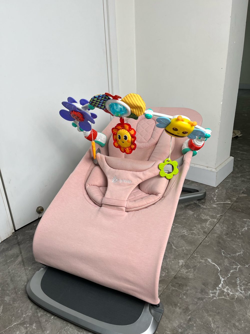 Ghế rung Ergobaby Evolve Bouncer 3in1, màu hồng (tặng kèm thanh đồ chơi) - Ảnh 7