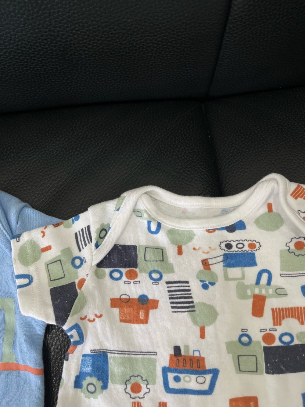 Set 3 bộ bodysuit Mothercare màu xanh hoạ tiết xe ( size: 1m~4,5kg) - Ảnh 4