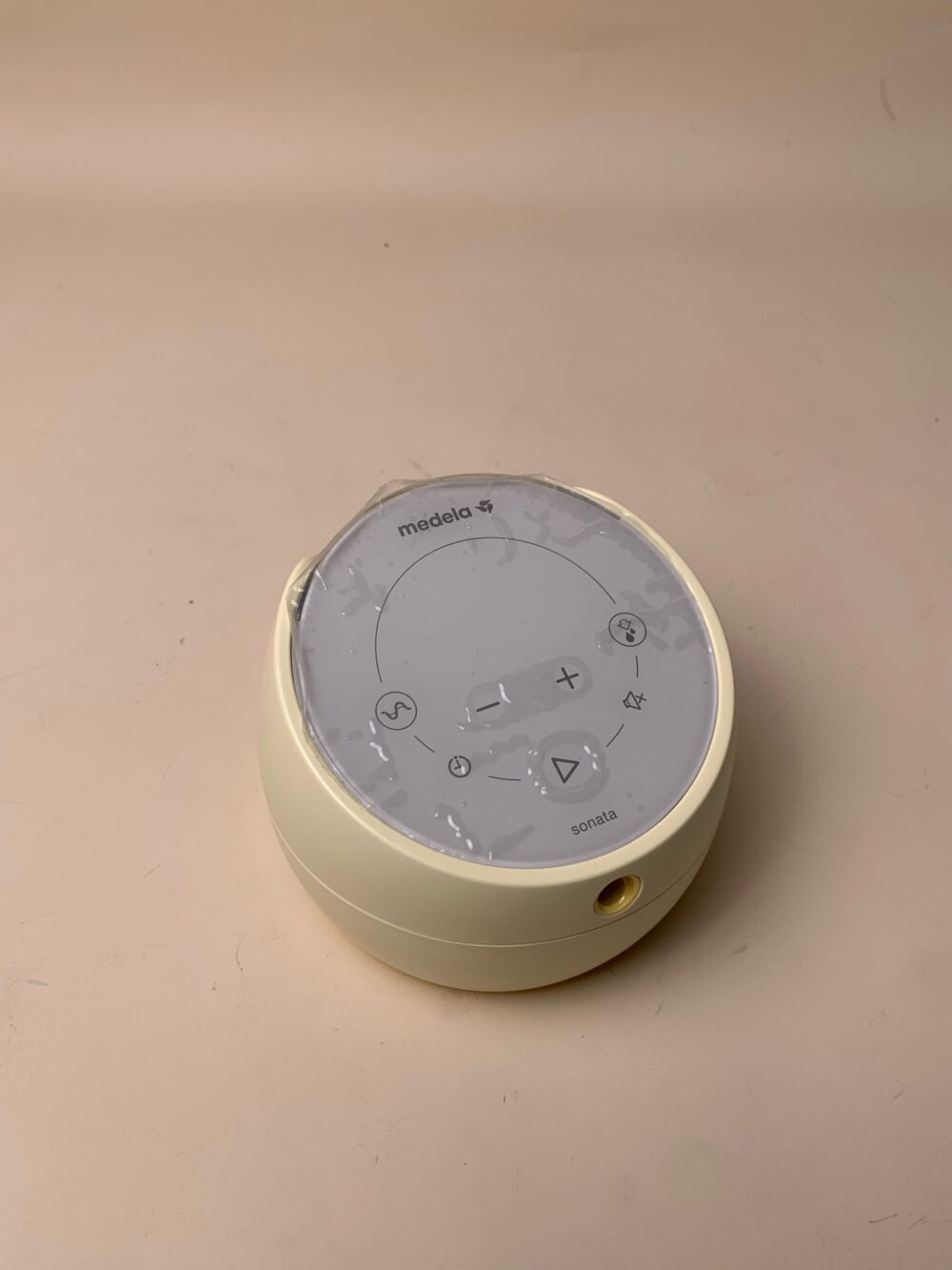 Máy hút sữa Medela Sonata fullbox seal VNQ (tặng 5 bình trữ sữa Medela) - Ảnh 17