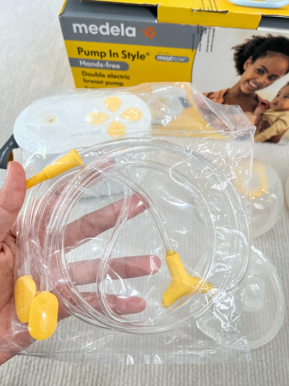 Máy hút sữa rảnh tay Medela Pump in Style MaxFlow Hands-free ( full box) - Ảnh 7