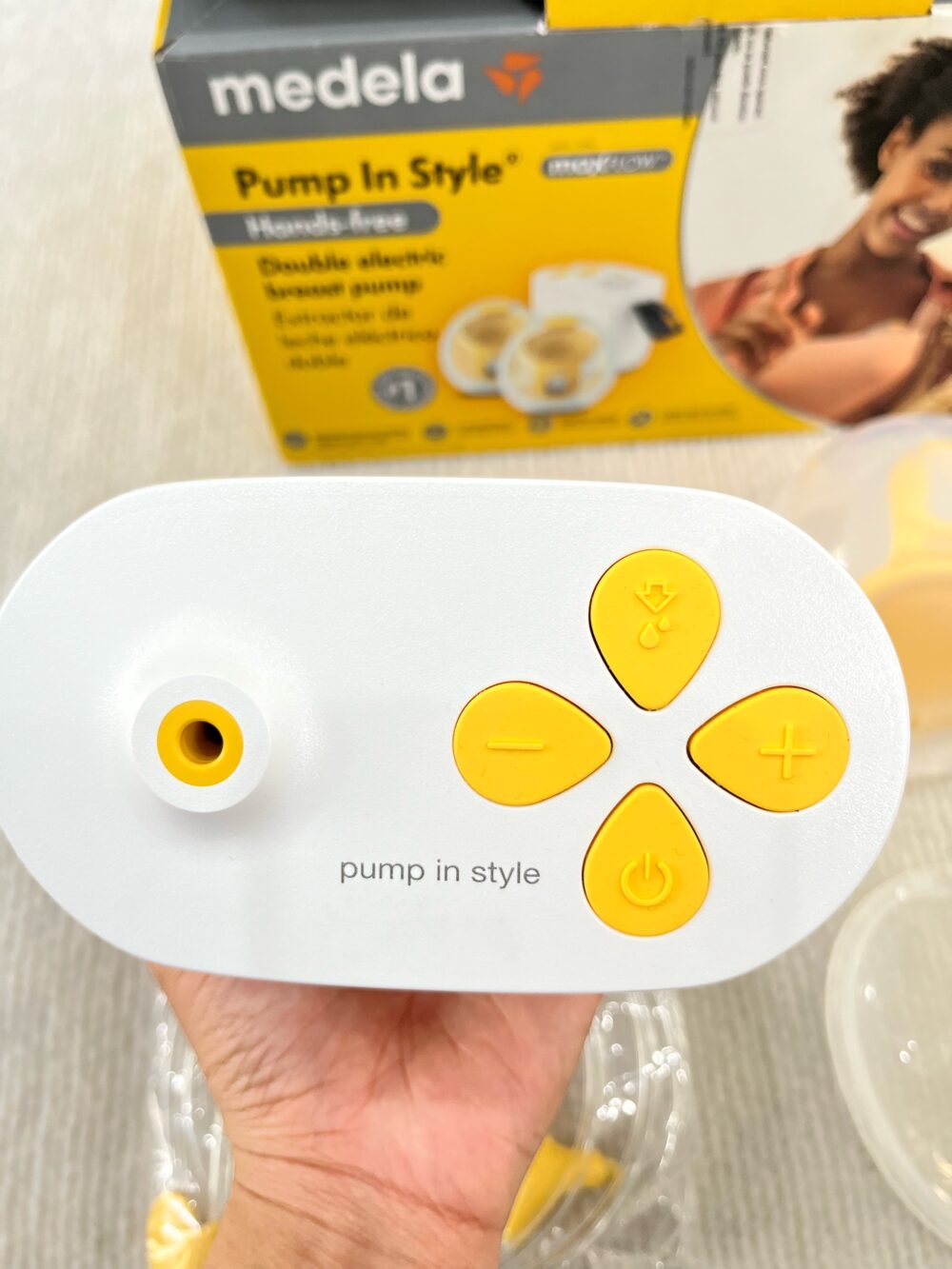 Máy hút sữa rảnh tay Medela Pump in Style MaxFlow Hands-free ( full box) - Ảnh 16