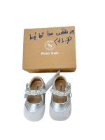 Giày búp bê đính cườm Nube kids màu bạc fullbox (size: 19)