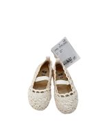 Giày vải màu kem H&M ( size: 18/19, 11.1cm - nguyên tag)
