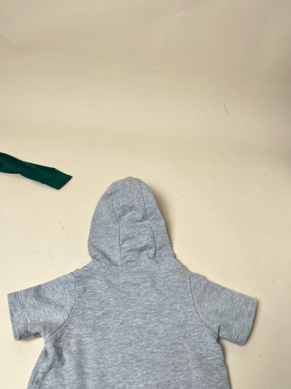 Set 3 bộ quần áo và bodysuit mix brand Carter’s, Uni Qlo (size: 12m) - Ảnh 7