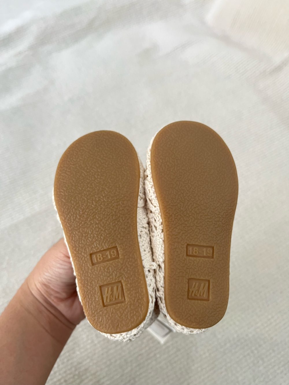 Giày vải màu kem H&M ( size: 18/19, 11.1cm - nguyên tag) - Ảnh 4