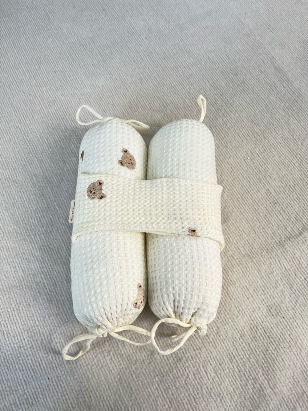 Gối chặn chống giật mình Mochee tổ ong thêu gấu vải waffle ( 0m+) - Ảnh 7